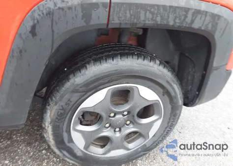 2018 Jeep Renegade Sport 4X4 from USA, damaged, VIN ZACCJBABXJPH03302